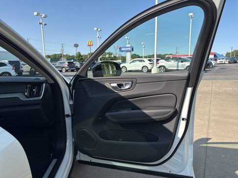 Certified 2025 Volvo XC60 B5 Plus image 35
