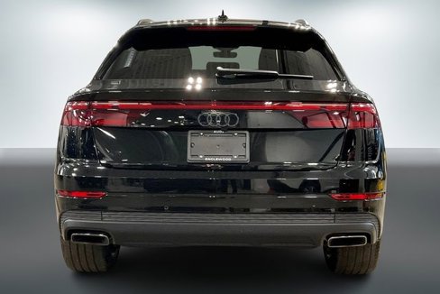 Certified 2025 Audi Q8 Premium image 4