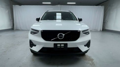New 2026 Volvo XC40 B5 Plus w/ Protection Package Premier image 18