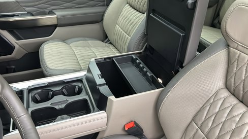 Used 2025 Ford F450 Platinum w/ Platinum Plus Package image 30