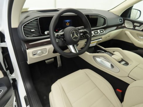 New 2026 Mercedes-Benz GLS 580 4MATIC image 10