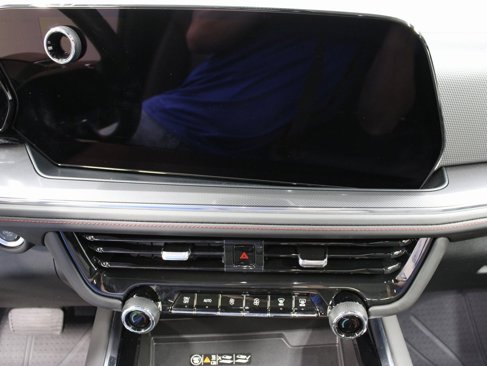 Used 2025 Chevrolet Tahoe RST image 14