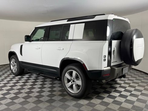 New 2026 Land Rover Defender 110 S image 4
