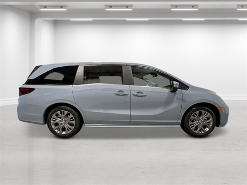 New 2026 Honda Odyssey Touring image 8