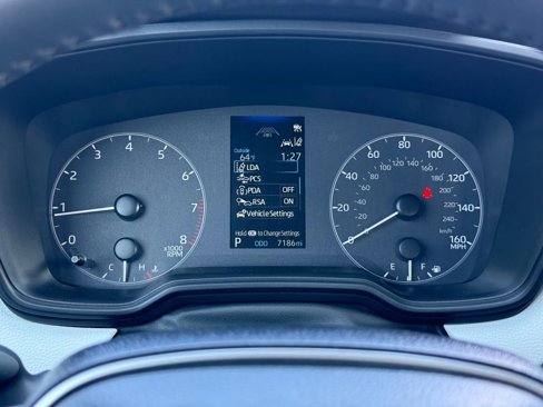 Used 2024 Toyota Corolla SE image 30