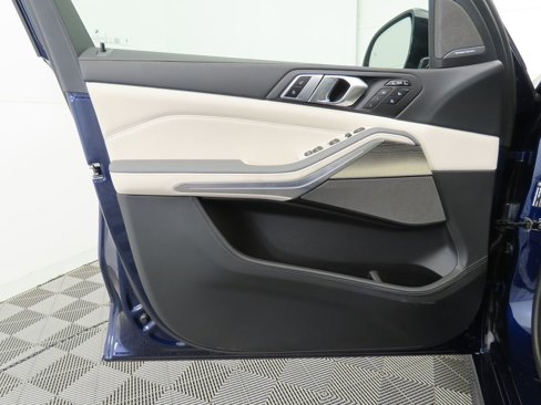 New 2026 BMW X7 xDrive40i w/ Executive Package image 25