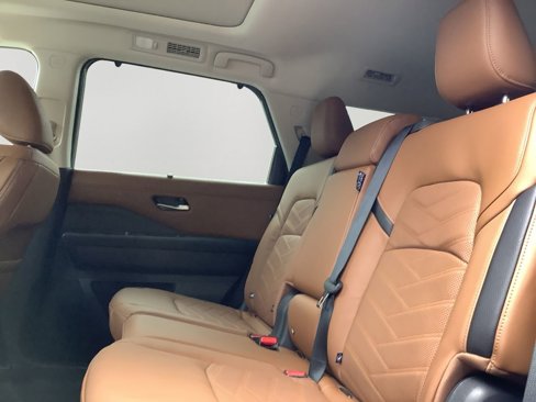 New 2025 Nissan Pathfinder Platinum image 15