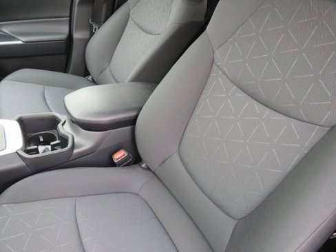 New 2025 Toyota RAV4 XLE image 17