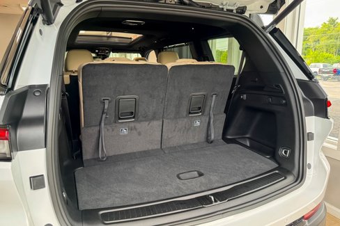 New 2025 Jeep Grand Cherokee L Limited w/ Luxury Tech Group II image 10