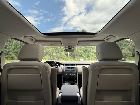 Used 2020 Land Rover Discovery Landmark image 21