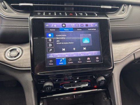 Used 2022 Jeep Grand Cherokee Limited image 18