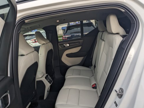 New 2026 Volvo XC40 B5 Ultra w/ Protection Package Premier image 15