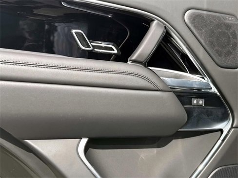 New 2025 Land Rover Range Rover SE image 11