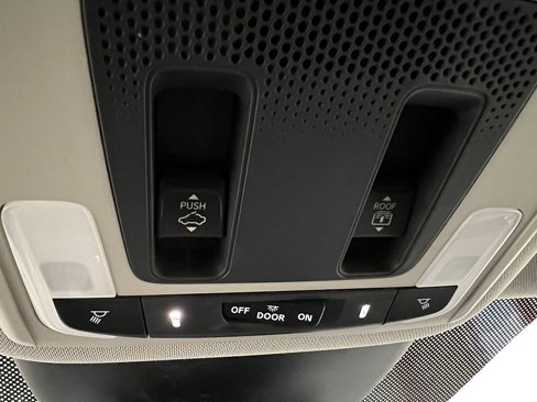 New 2025 Honda Pilot Touring image 24
