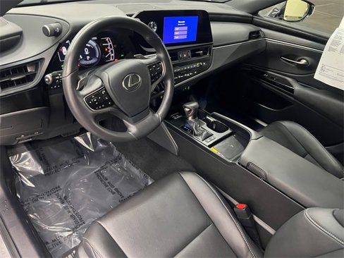 Certified 2025 Lexus ES 300h w/ Premium Package image 16