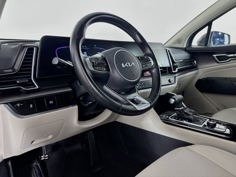 Used 2025 Kia Sportage EX image 22