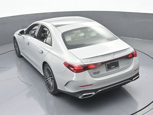 Used 2025 Mercedes-Benz E 350 Sedan image 60