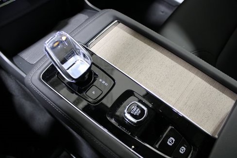 New 2025 Volvo XC90 T8 Plus w/ Protection Package Premier image 15