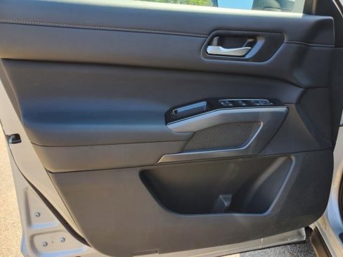 New 2025 Nissan Pathfinder SL w/ Cargo Package image 13