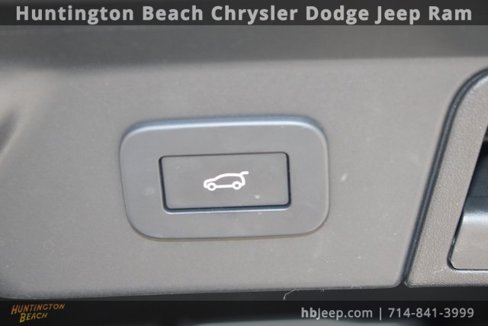 Used 2023 Land Rover Range Rover Velar R-Dynamic S image 45