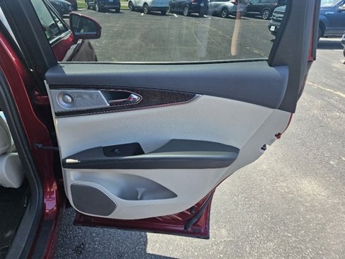Used 2016 Lincoln MKX Reserve w/ Luxury Package image 17