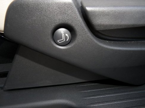 Certified 2024 Nissan Pathfinder SL image 27