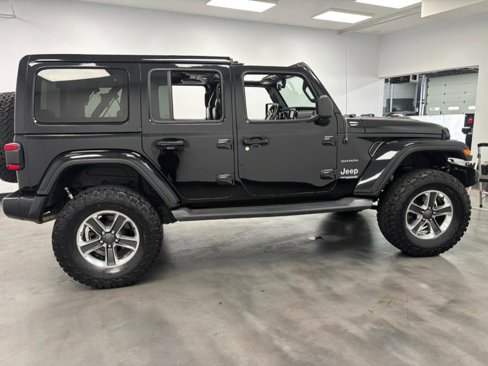 Used 2018 Jeep Wrangler Unlimited Sahara image 13