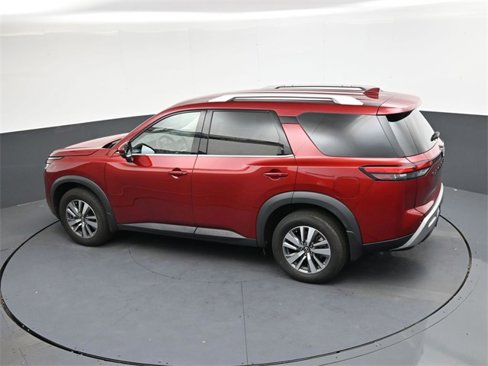 Used 2022 Nissan Pathfinder SL w/ SL Black Package image 30