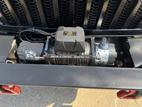 Used 2018 Jeep Wrangler Unlimited Sahara w/ Cold Weather Group image 10