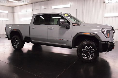 Used 2024 GMC Sierra 2500 AT4X image 10