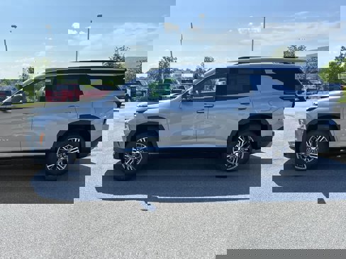 New 2026 Chevrolet Traverse LT w/ Driver Confidence Package image 4