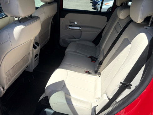 Used 2023 Mercedes-Benz GLB 250 4MATIC image 11