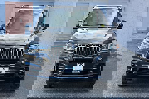 Used 2018 BMW X5 xDrive50i w/ Premium Package image 10