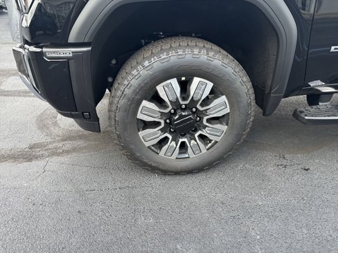 New 2025 GMC Sierra 2500 Denali w/ Denali Reserve Package image 11