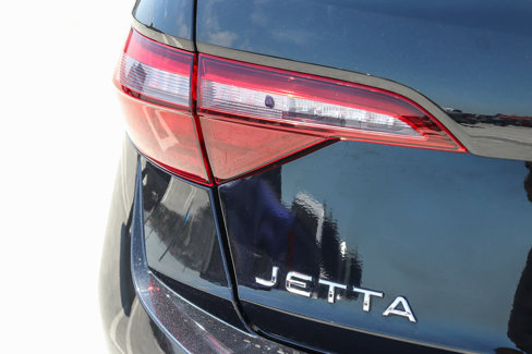 Used 2024 Volkswagen Jetta SE image 7