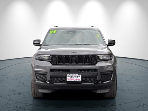 Used 2023 Jeep Grand Cherokee L Laredo image 9