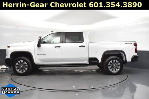 Used 2024 Chevrolet Silverado 2500 Custom w/ Custom Convenience Package image 4