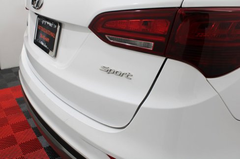 Used 2018 Hyundai Santa Fe Sport image 9