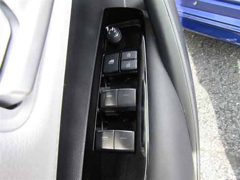 Used 2023 Toyota Corolla SE w/ SE Premium Package image 10