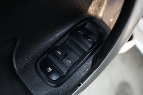 Used 2013 Ford Fiesta SE image 16
