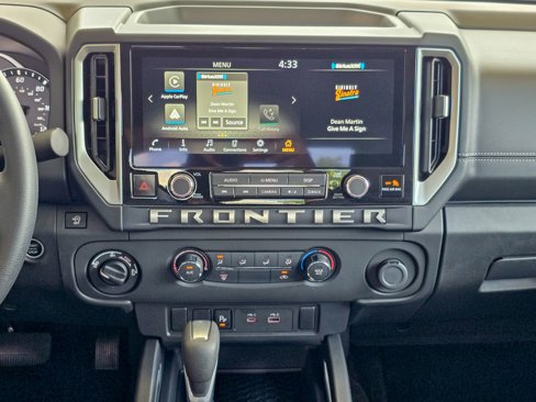 Used 2025 Nissan Frontier SV image 47
