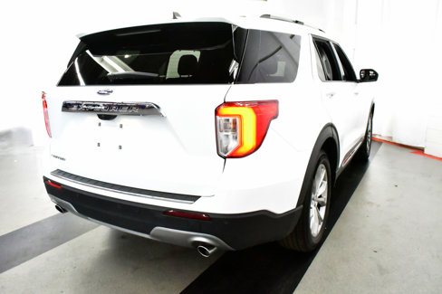 Used 2024 Ford Explorer Limited image 7