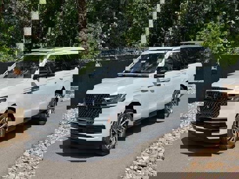 New 2025 Lincoln Navigator L Reserve image 1