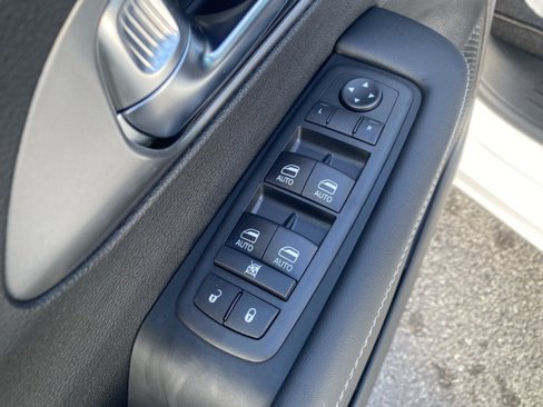 New 2026 Chrysler Voyager LX image 13