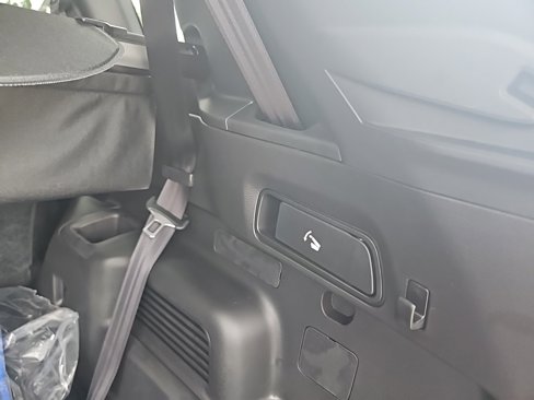 New 2025 Mitsubishi Outlander SE image 33