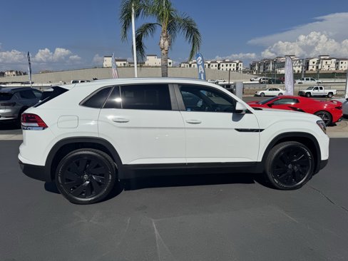 Certified 2024 Volkswagen Atlas Cross Sport SE w/ Panoramic Sunroof Package image 10