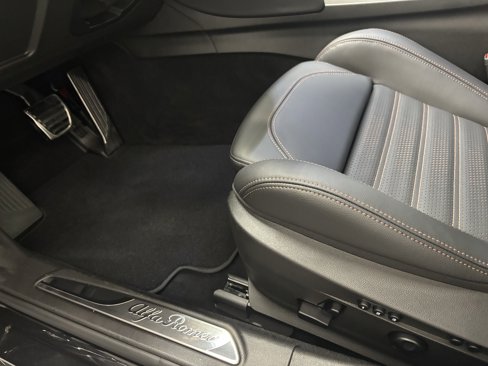 New 2025 Alfa Romeo Giulia AWD w/ Driving Assist Package image 4