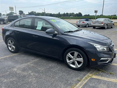 Used 2015 Chevrolet Cruze LT image 2