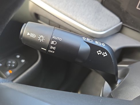 Used 2025 Nissan Kicks SV image 29