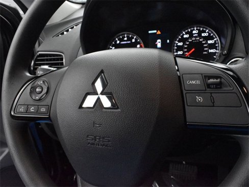 New 2025 Mitsubishi Eclipse Cross LE image 9